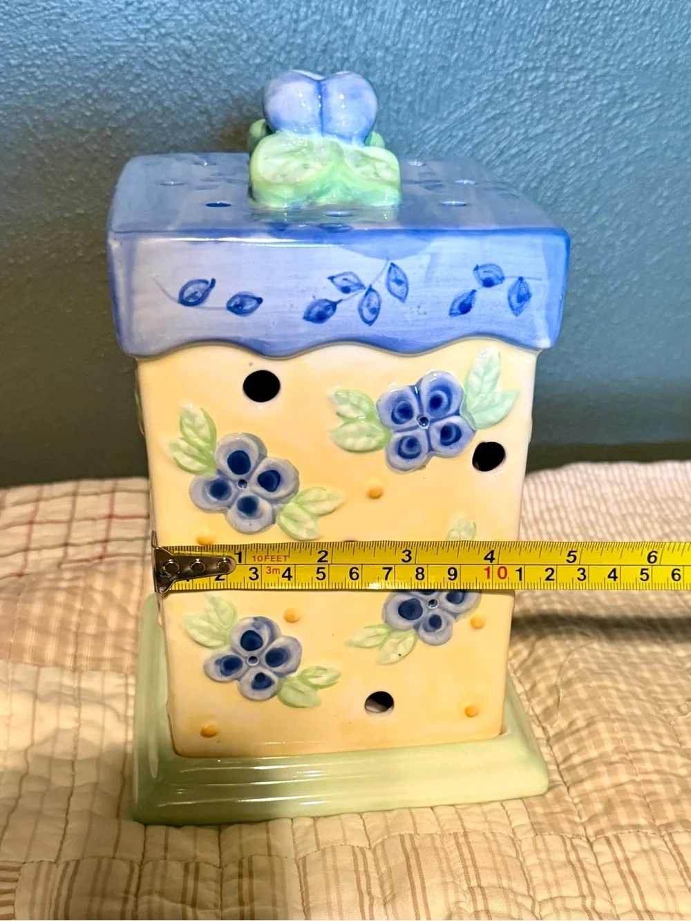 Ceramic Floral Lantern in Cream & Lavender